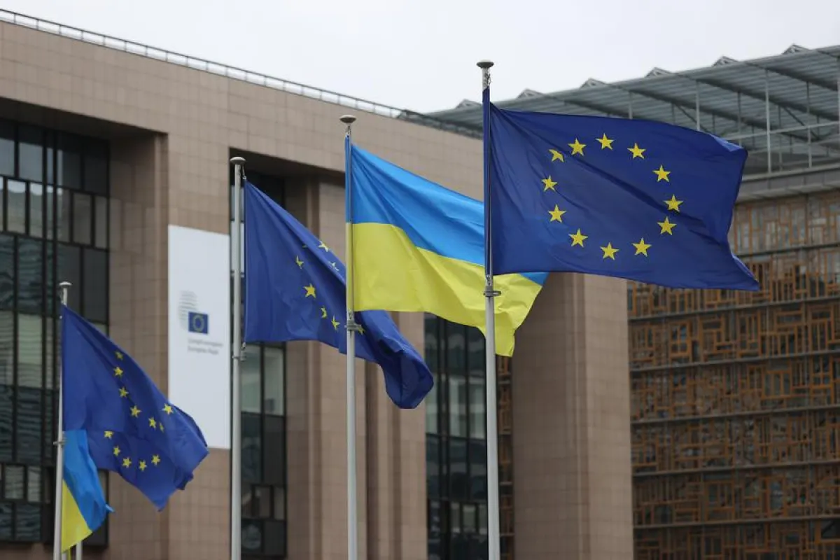 Председатель Европейского совета в соцсети X заявил, что Евросоюз продвигается по двум направлениям своей стратегии: усилению поддержки Украины и наращиванию давления на Россию.