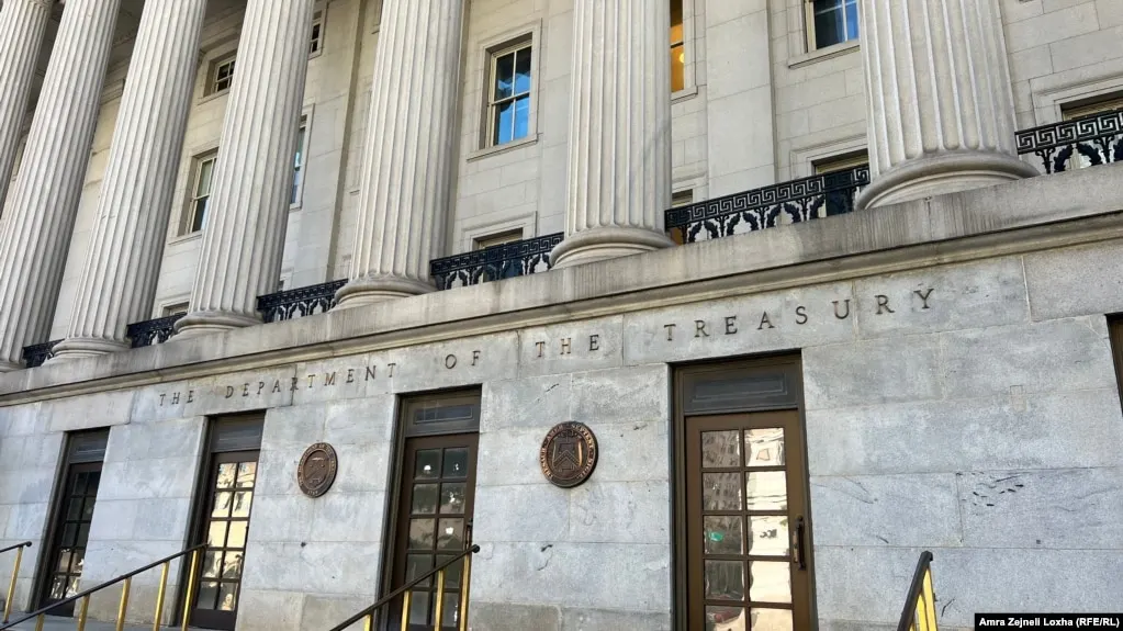Министерство финансов США объявило о новом пакете санкций против восьми физических и четырёх юридических лиц из Ирана, Турции и ОАЭ, обвиняемых в содействии закупкам оружия и восстановлению ракетно-дронового арсенала Ирана.