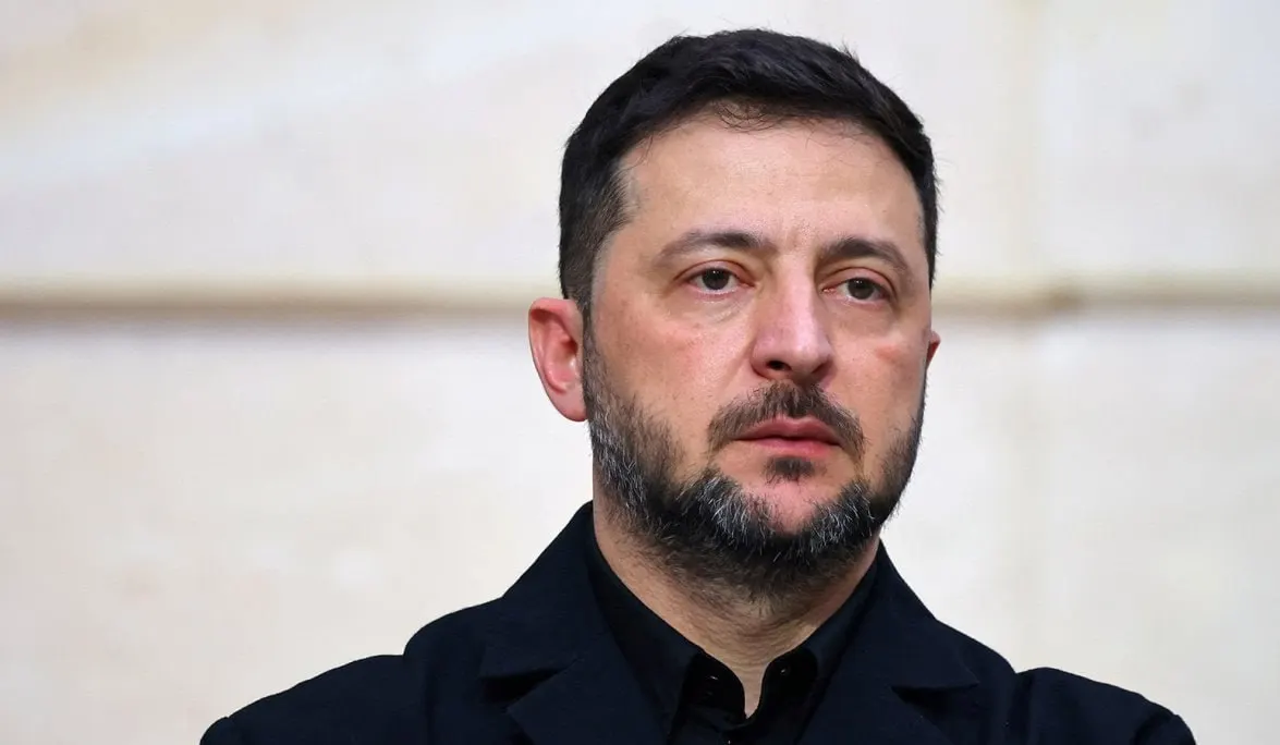 Президент Украины назвал заявление Путина на ПМЭФ «слабым ответом», обвинив российского лидера в нежелании завершить конфликт, и предложил временное прекращение огня и прямые переговоры на нейтральной площадке.