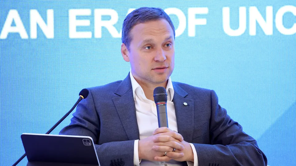 Зампред правления Сбербанка предупредил, что из‑за увеличения налоговой нагрузки и усиления контроля жители выводят наличные и не возвращают их в банковскую систему — это усиливает отток средств и рост «кэша» в обращении.