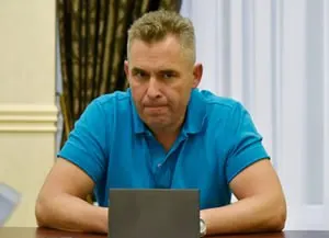 Совет ЕС расширил санкционный список — под ограничения попали свыше 80 физических лиц и организаций, включая бывшего омбудсмена Павла Астахова и генпрокурора Александра Гуцана; затронуты также журналисты и блогеры.