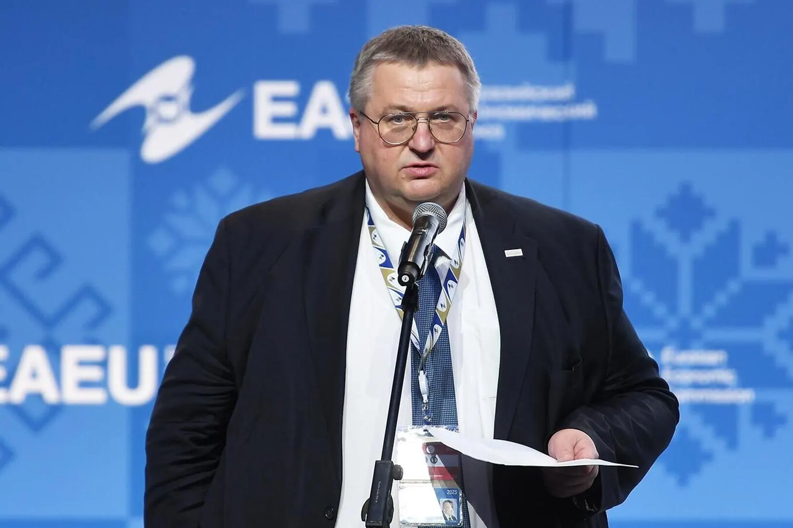 Вице‑премьер Алексей Оверчук сообщил, что страны ЕАЭС к декабрю проанализируют правовые и практические последствия приостановки членства Армении на фоне напряжённости вокруг её сближения с ЕС и предстоящих выборов.