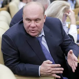 Комитет Госдумы по обороне обсудил предложение учредить официальный день участников специальной военной операции, который могут установить в последнее воскресенье марта.