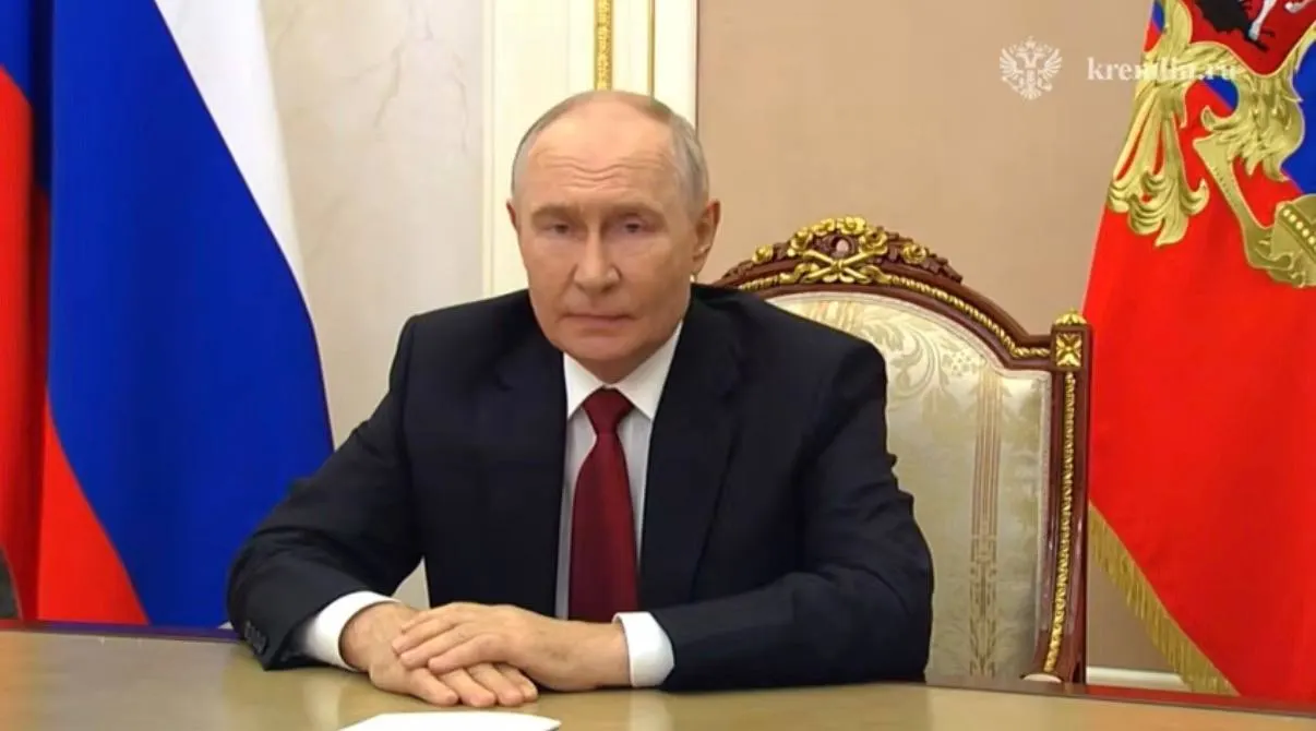 Президент затронул вопросы суверенитета, законности и роли каждого гражданина в будущем страны; выборы пройдут по установленному закону, и каждый голос важен.