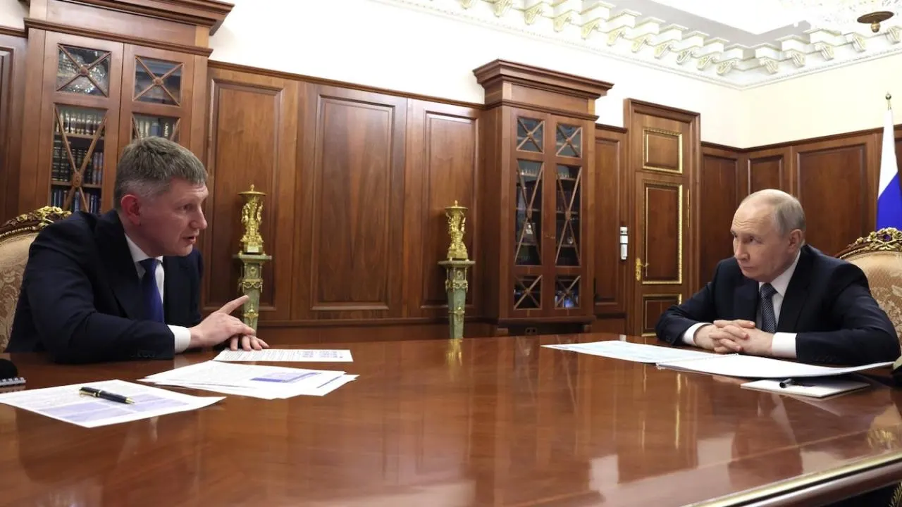 Министр экономического развития Максим Решетников заявил, что Россия обогнала США по темпам роста экономики несмотря на санкции; данные МВФ при этом показывают отставание по уровню ВВП на душу населения.