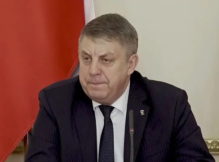 Александр Богомаз подал в отставку 13 мая, а на следующий день ЦИК утвердил его как депутата Госдумы от «Единой России». Одновременно с ним ушёл в отставку губернатор Белгородской области Вячеслав Гладков.