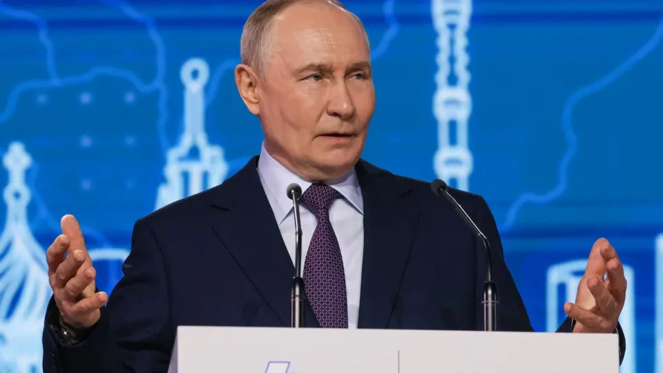 Президент поручил активнее привлекать раненых и вернувшихся участников спецоперации в оборонную и промышленную отрасли как источник опыта и талантов; при этом в стране растёт число инвалидов, увеличивается потребность в протезах и фиксируется рост тяжких преступлений.