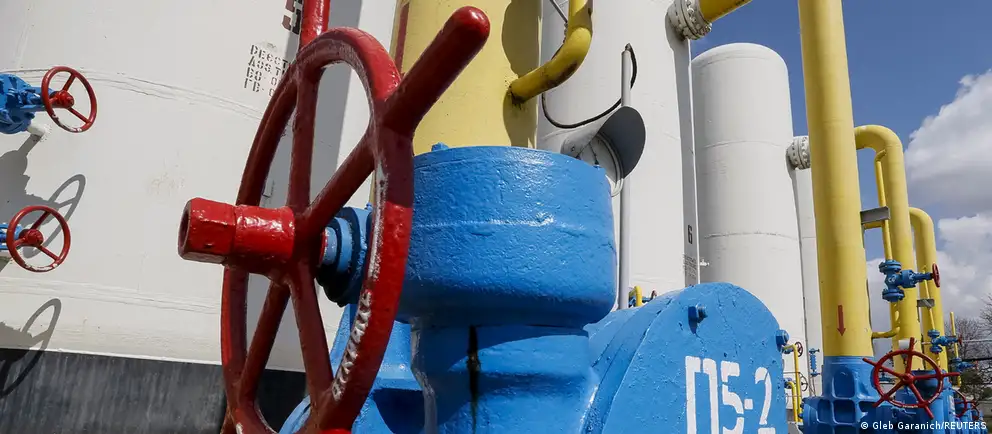 Киев не продлил контракт с «Газпромом», что остановило транзит и вызвало перебои, особенно в Молдове; часть европейских покупателей перестроила маршруты поставок.