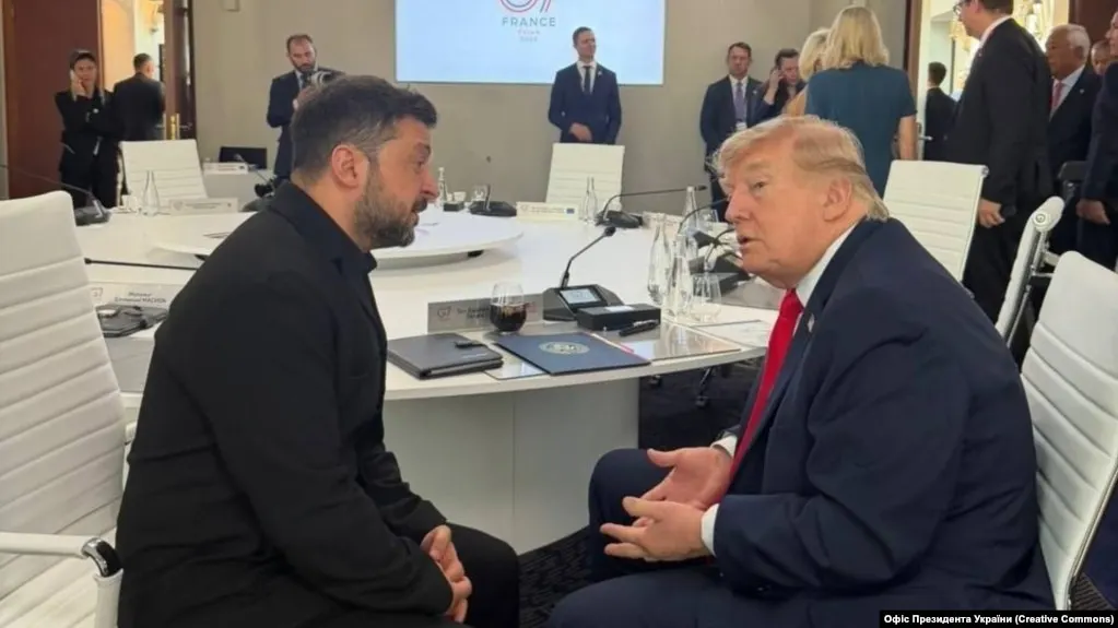 На саммите в Эвиане страны G7 согласовали необходимость ужесточения давления на Россию и обсуждали новые санкции, а также поддержку Украины, включая поставки ПВО и ракет; официальных решений пока не объявлено.