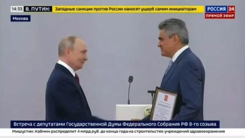 На церемонии в Кремле Нечаев получил благодарность от президента и заявил, что для победы в специальной военной операции нужно приложить еще больше усилий. «Служу России!» — подчеркнул он.