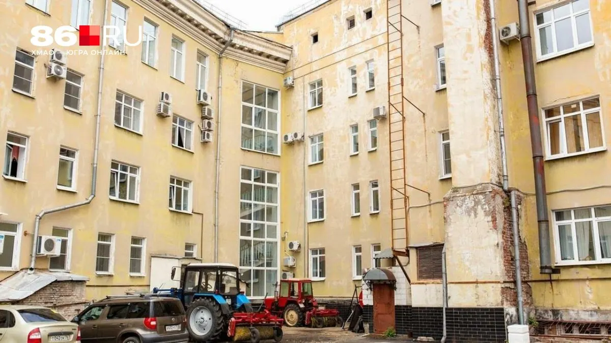 Решение о переустройстве придомовой территории для организации парковки принимают собственники на общем собрании — при этом нужно учитывать интересы жильцов и местные нормы.