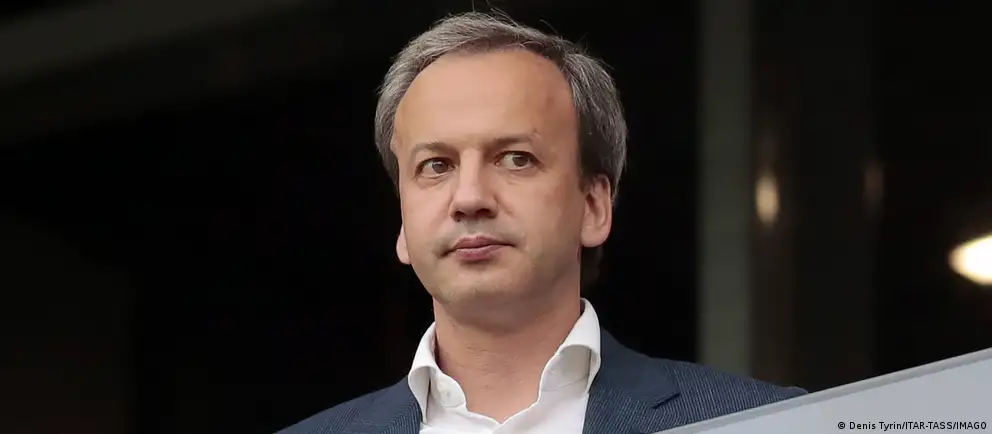 Аркадий Дворкович заявил о добровольной отставке с поста главы Международной шахматной федерации до того, как сможет успешно обжаловать своё включение в санкционный список Европейского союза.