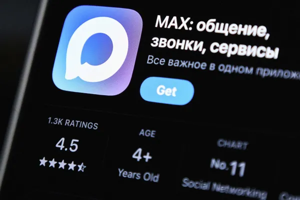 Антимонопольная служба потребовала от компании изменить настройки по умолчанию и обеспечить предустановку российского ПО; в случае игнорирования грозит штраф.