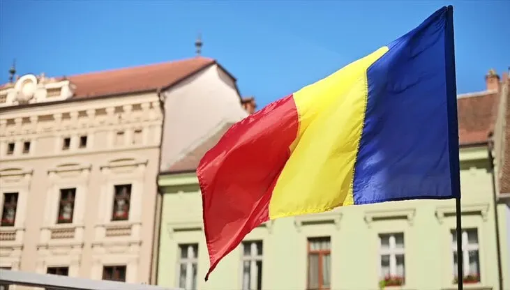 Румыния объявила одного из сотрудников посольства России в Бухаресте персоной нон грата после серии инцидентов 24–26 июля, когда румынские военные сбили три беспилотника. Дипломату предъявили обломки одного из дронов, а румынский посол в Москве отозван для консультаций.