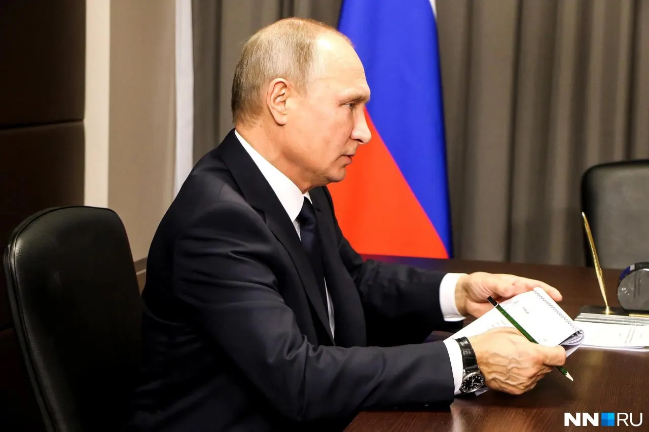 Форум пройдет 24–25 августа: деловая программа намечена на 24 августа, пленарное заседание с участием президента — на 25 августа на площадке Нижегородской ярмарки. Формат участия Путина пока не уточнён.