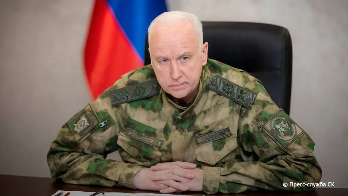 По данным Следственного комитета, в результате атак погиб 1472 человека, ранены 6754; за апрель—июнь 2026 года пришлось 422 жертвы — рост смертности среди мирного населения.