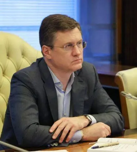 Александр Новак 7 июля провёл совещание по рынку топлива: регионы доложили о запасах, логистике и обеспечении экстренных служб. Профильным ведомствам и компаниям поручено ежедневное мониторинг и оперативные меры для предотвращения локальных сбоев.