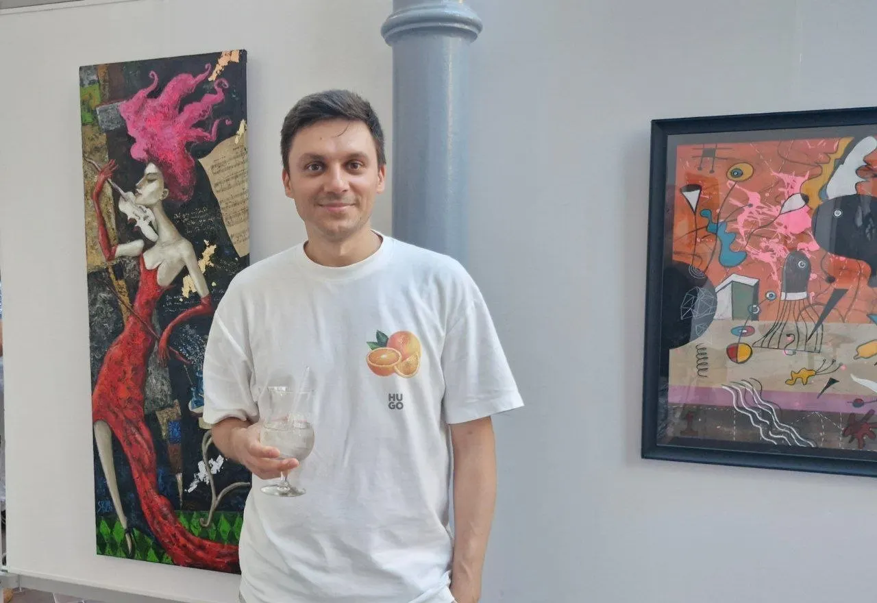Клинический психолог Иван Звягин подал в суд требование удалить с сайта Минюста его персональные данные и фотографию, опубликованные в онлайн‑выставке ведомства; он считает обвинения бездоказательными и просит опровержение.