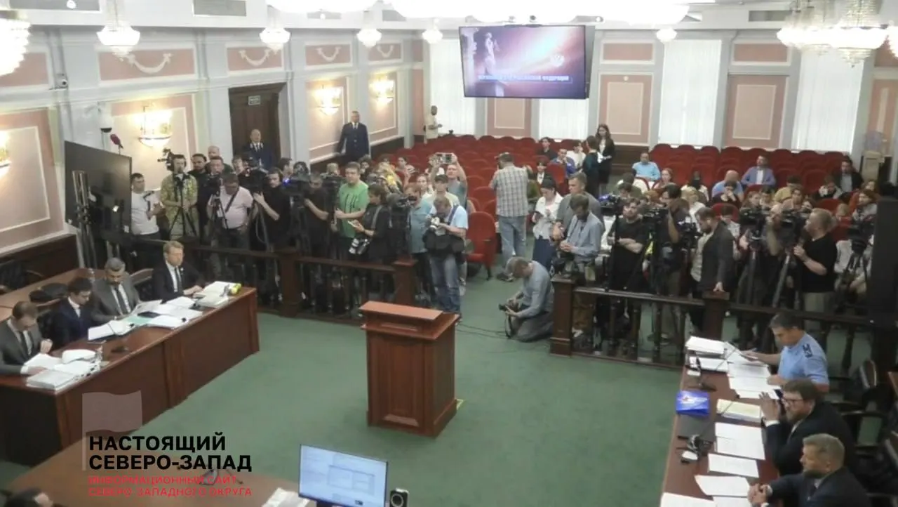 Иск подан партией «Родина». Рассматриваются претензии по авторским правам, обвинения в экстремизме и проверки по иностранным счетам кандидатов.