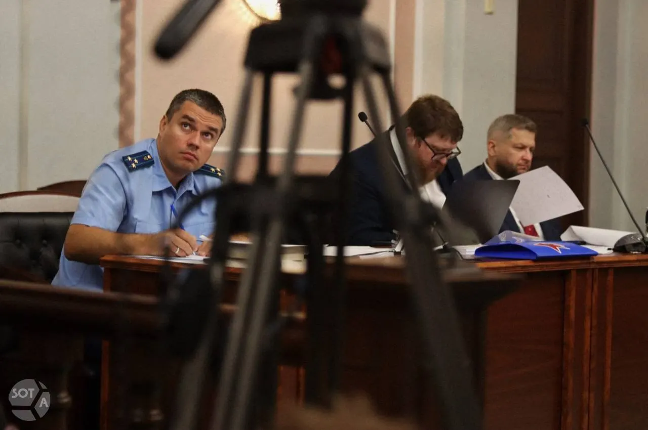 Прокурор частично поддержал иск об исключении партии «Яблоко» из выборов в Госдуму, указав на возможные нарушения в использовании интеллектуальной собственности и данных финансового мониторинга, включая иностранное финансирование.