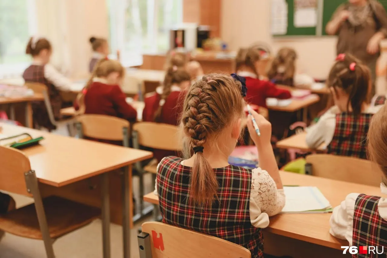 Изменения затронут учебные планы: обществознание в 9–11 классе, увеличенные часы по истории, новый предмет и трехуровневая оценка поведения 2–8 классов.