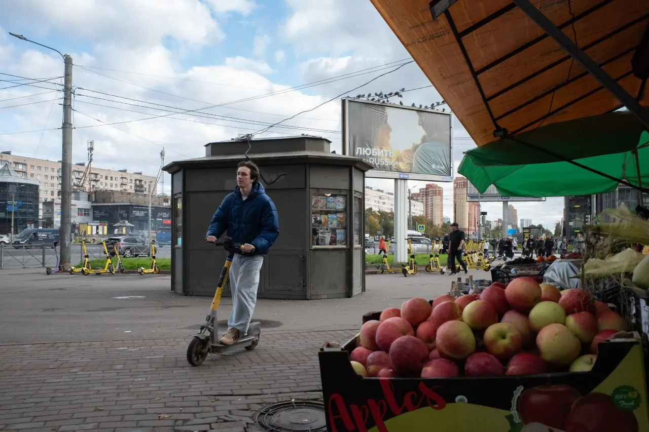 В Петербурге и Ленобласти — исчезновение экс-главы района и ДТП; по России — новые санкции ЕС против судей и другие события на фоне войны.