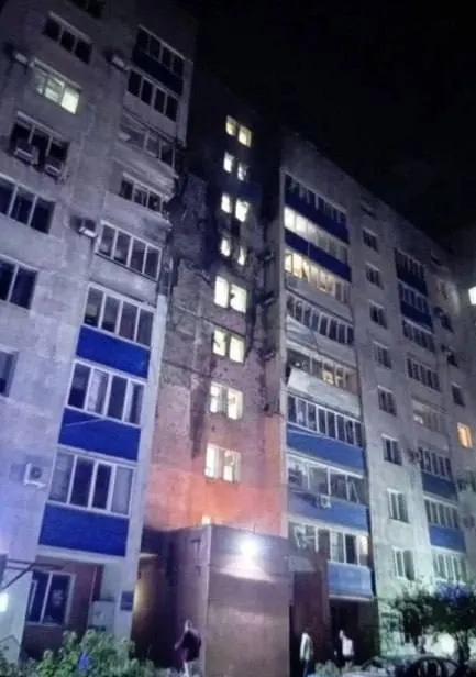 Ночная волна беспилотников затронула несколько регионов: повреждения в порту Усть-Луга и доме в Новокуйбышевске, эскалация в Белгородской области, удар по Киеву и последствия в других региональных зонах.