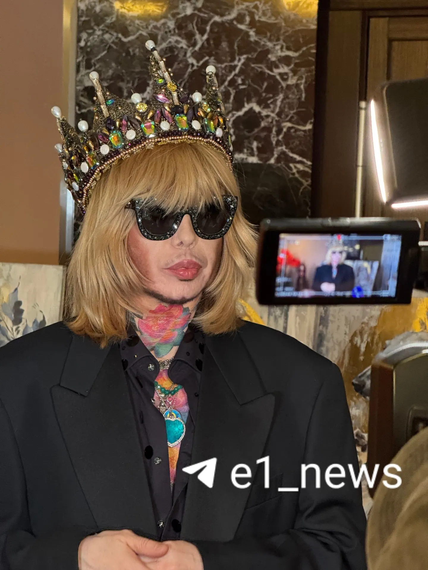 На фестивале моды в Культурном центре «Урал» собрались дизайнеры со всей России; главной звездой стал Сергей Зверев.