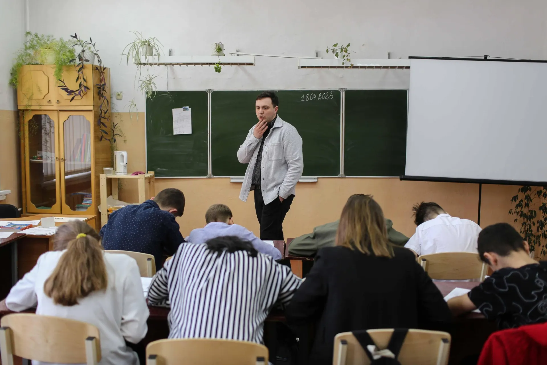 Минпросвещения добавило в расписание ещё один час истории, изменив учебную нагрузку