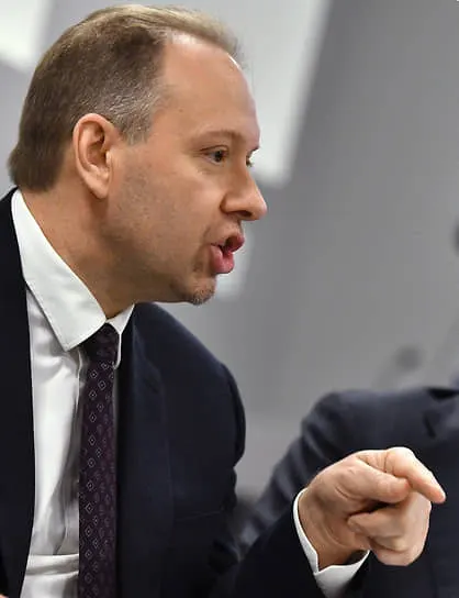 Около 70% уехавших вернулись домой, что, по словам собеседника, объясняется бытовыми и бюрократическими трудностями, угрозами безопасности и разочарованием в западном образе жизни.