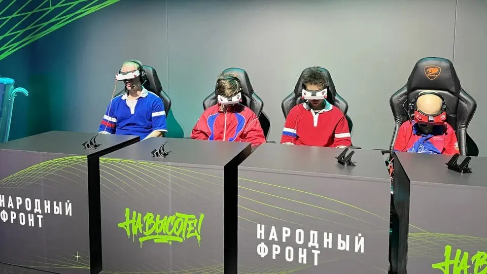Новый норматив по управлению беспилотниками вошёл в программу ГТО и стартует в пилотном режиме в шести регионах в рамках проекта «На высоте!», чтобы школьники и студенты могли осваивать пилотирование, программирование и ремонт дронов.